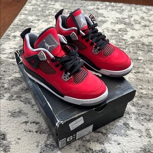 Air Jordan 4 Retro Toro Bravo youth 6.5